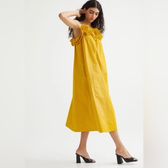 H&M Dresses & Skirts - H&M Strapless Yellow Dress EXCELLENT CONDITIONS
 LIKE NEW